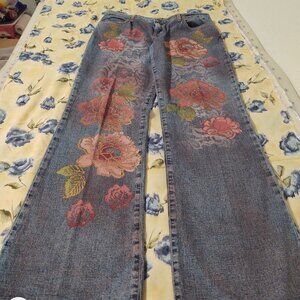 XOXO Bell Bottom Painted Jeans Ladies size 9/10 pink roses